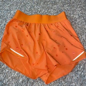 size 8 4in lululemon hotty hot shorts
